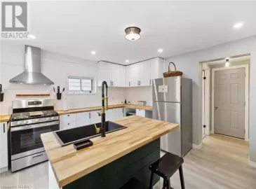 136 HESS Street, Hamilton, Ontario L8R2T2, 3 Bedrooms Bedrooms, ,2 BathroomsBathrooms,Single Family,For Lease,HESS,40514080