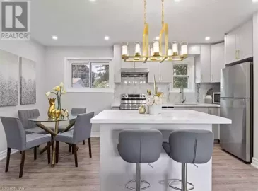 425 BUNTING Road, St. Catharines, Ontario L2M3Z3, 3 Bedrooms Bedrooms, ,1 BathroomBathrooms,Single Family,For Lease,BUNTING,40515086