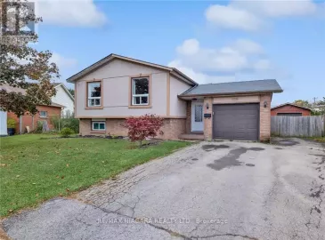 104 Acadia Drive, Welland, Ontario L3C6L6, 5 Bedrooms Bedrooms, ,2 BathroomsBathrooms,Single Family,For Sale,Acadia,X7311248