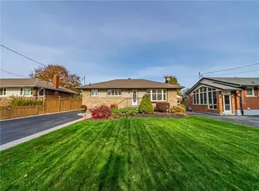 St. Catharines, ON L2M3G5, 6 Bedrooms Bedrooms, ,2 BathroomsBathrooms,Single Family,For Sale,H4180443 St. Catharines, ON L2M3G5, 6 Bedrooms Bedrooms, ,2 BathroomsBathrooms,Single Family,For Sale,H4180443