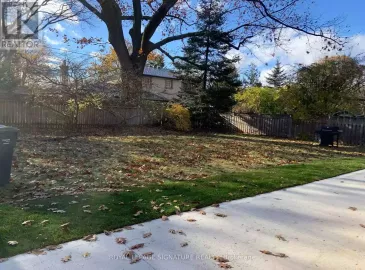 2116 Munden Road, Mississauga, Ontario L5A2R2, 2 Bedrooms Bedrooms, ,1 BathroomBathrooms,Single Family,For Lease,Munden,W7311890