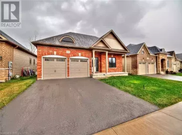 845 BURWELL Street, Fort Erie, ON L2A6B7, 2 Bedrooms Bedrooms, ,3 BathroomsBathrooms,Single Family,For Sale,BURWELL,40495884