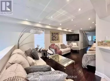 3362 Angel Pass Drive, Mississauga, Ontario L5M7K5, 3 Bedrooms Bedrooms, ,3 BathroomsBathrooms,Single Family,For Lease,Angel Pass,W7282218
