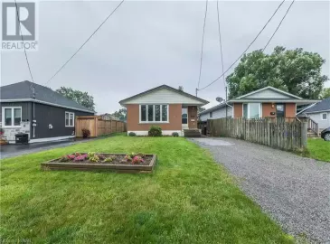 25 HURON Street, Welland, Ontario L3B5J2, 4 Bedrooms Bedrooms, ,2 BathroomsBathrooms,Single Family,For Sale,HURON,40515373 25 HURON Street, Welland, Ontario L3B5J2, 4 Bedrooms Bedrooms, ,2 BathroomsBathrooms,Single Family,For Sale,HURON,40515373