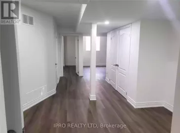 45 Royal Links Circle, Brampton, Ontario L6P2W9, 2 Bedrooms Bedrooms, ,1 BathroomBathrooms,Single Family,For Lease,Royal Links,W7313210