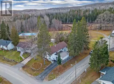 86 Sprucedale Street, Highlands East, Ontario K0L1M0, 4 Bedrooms Bedrooms, ,2 BathroomsBathrooms,Single Family,For Sale,Sprucedale,X7313054 86 Sprucedale Street, Highlands East, Ontario K0L1M0, 4 Bedrooms Bedrooms, ,2 BathroomsBathrooms,Single Family,For Sale,Sprucedale,X7313054