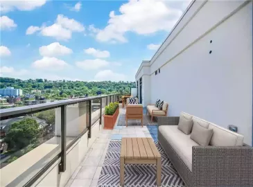 Hamilton, Ontario L8P3G1, 1 Bedroom Bedrooms, ,1 BathroomBathrooms,Single Family,For Lease,H4180566