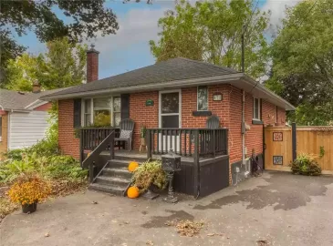 Dundas, Ontario L9H1M8, 3 Bedrooms Bedrooms, ,2 BathroomsBathrooms,Single Family,For Sale,H4180561 Dundas, Ontario L9H1M8, 3 Bedrooms Bedrooms, ,2 BathroomsBathrooms,Single Family,For Sale,H4180561