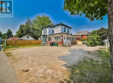 273 Main Street, Brampton, ON L6X1N4, 8 Bedrooms Bedrooms, ,4 BathroomsBathrooms,Single Family,For Sale,Main,W6102144