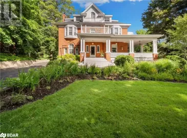 68 TECUMSETH Street, Orillia, Ontario L3V1X9, 5 Bedrooms Bedrooms, ,4 BathroomsBathrooms,Single Family,For Sale,TECUMSETH,40459233