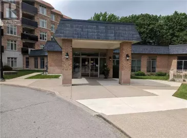 8111 FOREST GLEN Drive, Niagara Falls, ON L2H2Y7, 1 Bedroom Bedrooms, ,1 BathroomBathrooms,Single Family,For Sale,FOREST GLEN,40474617