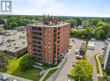 3955 Portage Road, Niagara Falls, Ontario L2J3W2, 2 Bedrooms Bedrooms, ,2 BathroomsBathrooms,Single Family,For Sale,Portage,X7043718