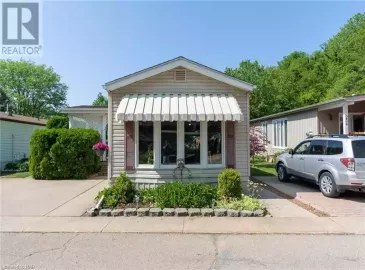 23 FOUR MILE CREEK Road, Niagara-on-the-Lake, Ontario L0S1J1, 2 Bedrooms Bedrooms, ,1 BathroomBathrooms,Single Family,For Sale,FOUR MILE CREEK,40515633