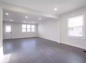 Hamilton, Ontario L8H5X6, 3 Bedrooms Bedrooms, ,1 BathroomBathrooms,Single Family,For Lease,H4180615 Hamilton, Ontario L8H5X6, 3 Bedrooms Bedrooms, ,1 BathroomBathrooms,Single Family,For Lease,H4180615