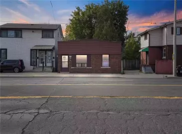 Hamilton, Ontario L8H2W1, 3 Bedrooms Bedrooms, ,1 BathroomBathrooms,Single Family,For Sale,H4180631