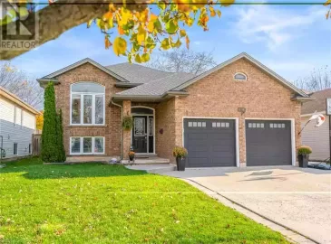334 CLARE Avenue, Welland, Ontario L3C5R2, 5 Bedrooms Bedrooms, ,2 BathroomsBathrooms,Single Family,For Sale,CLARE,40510482