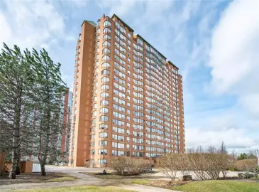 Burlington, Ontario L7S2J3, 2 Bedrooms Bedrooms, ,2 BathroomsBathrooms,Single Family,For Lease,H4166992