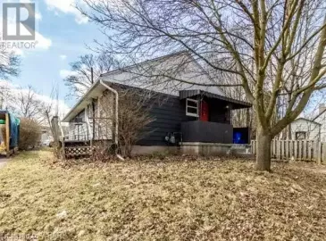 43 HICKORY Street, Waterloo, Ontario N2L3J2, 10 Bedrooms Bedrooms, ,4 BathroomsBathrooms,Single Family,For Sale,HICKORY,40449606