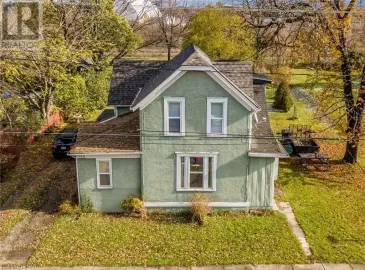 725 KING Street, Port Colborne, ON L3K4J1, 3 Bedrooms Bedrooms, ,3 BathroomsBathrooms,Multi-family,For Sale,KING,40459970