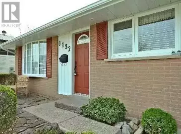 1132 Pinegrove Road, Oakville, Ontario L6L2W6, 4 Bedrooms Bedrooms, ,2 BathroomsBathrooms,Single Family,For Lease,Pinegrove,W6806844