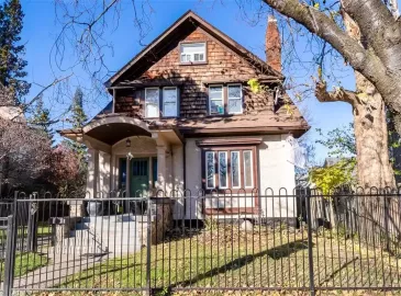 Brantford, Ontario N3S3V7, 6 Bedrooms Bedrooms, ,4 BathroomsBathrooms,Single Family,For Sale,H4179682