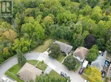 28 CLIFF Road, St. Catharines, Ontario L2R3W1, 5 Bedrooms Bedrooms, ,1 BathroomBathrooms,Single Family,For Sale,CLIFF,40512066