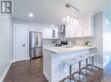 38 BORDEAUX Place, Chatham, Ontario N7M0S4, 3 Bedrooms Bedrooms, ,3 BathroomsBathrooms,Single Family,For Sale,BORDEAUX,40508814