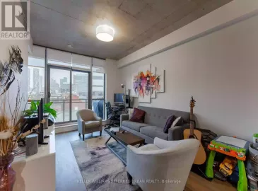 90 Trinity Street, Toronto, ON M5A0E4, 3 Bedrooms Bedrooms, ,2 BathroomsBathrooms,Single Family,For Lease,Trinity,C7317816