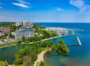 Oakville, ON L6L0E1, 2 Bedrooms Bedrooms, ,2 BathroomsBathrooms,Single Family,For Sale,H4180716