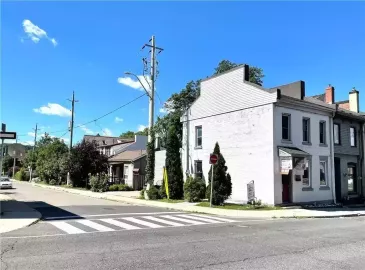 Hamilton, Ontario L8P1J7, 2 Bedrooms Bedrooms, ,2 BathroomsBathrooms,Single Family,For Sale,H4166682