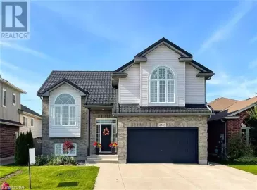 8705 WESTPORT Drive, Niagara Falls, Ontario L2H0A3, 4 Bedrooms Bedrooms, ,3 BathroomsBathrooms,Single Family,For Sale,WESTPORT,40484778