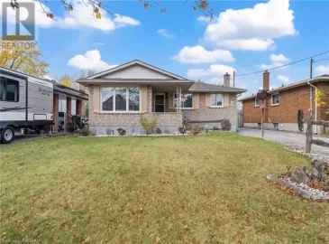 25 MEREDITH Drive, St. Catharines, Ontario L2M6R5, 3 Bedrooms Bedrooms, ,2 BathroomsBathrooms,Single Family,For Sale,MEREDITH,40510316