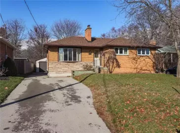 Burlington, ON L7R1N6, 4 Bedrooms Bedrooms, ,2 BathroomsBathrooms,Single Family,For Sale,H4180997