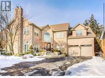 384 Kennedy Street, Aurora, Ontario L4G5M6, 6 Bedrooms Bedrooms, ,5 BathroomsBathrooms,Single Family,For Sale,Kennedy,N7300596