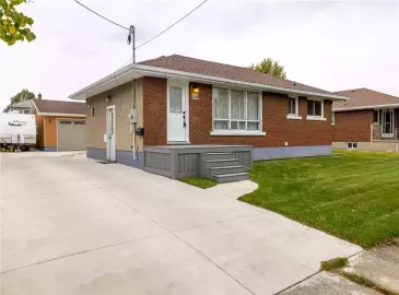 Welland, Ontario L3B1S6, 3 Bedrooms Bedrooms, ,2 BathroomsBathrooms,Single Family,For Sale,H4176798