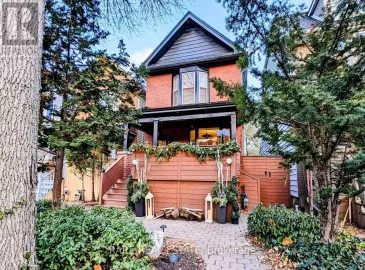 43 Hastings, Toronto, Ontario M4L2L1, 5 Bedrooms Bedrooms, ,3 BathroomsBathrooms,Single Family,For Sale,Hastings,E7312592