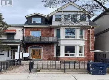 124 Baldwin Street, Toronto, Ontario M5T1L6, 6 Bedrooms Bedrooms, ,8 BathroomsBathrooms,Single Family,For Sale,Baldwin,C5990565