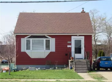 Hamilton, Ontario L8H6Z4, 3 Bedrooms Bedrooms, ,1 BathroomBathrooms,Single Family,For Sale,H4161203