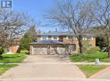 22 Nottingham Crescent, Brampton, ON L6S4G4, 9 Bedrooms Bedrooms, ,4 BathroomsBathrooms,Single Family,For Sale,Nottingham,W6044964