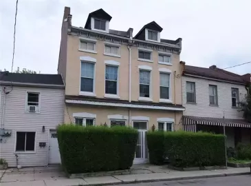 Hamilton, Ontario L8R2M4, 7 Bedrooms Bedrooms, ,4 BathroomsBathrooms,Single Family,For Sale,H4168859