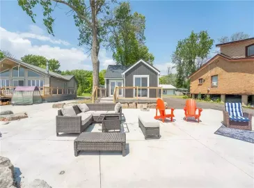 Selkirk, Ontario N0A1P0, 3 Bedrooms Bedrooms, ,1 BathroomBathrooms,Single Family,For Sale,H4170511