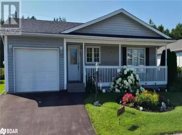 53 PENNSYLVANIA Avenue, Wasaga Beach, Ontario L9Z3A8, 2 Bedrooms Bedrooms, ,2 BathroomsBathrooms,Single Family,For Sale,PENNSYLVANIA,40464053