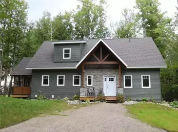 Baysville, Ontario P0B1A0, 3 Bedrooms Bedrooms, ,3 BathroomsBathrooms,Single Family,For Sale,H4172028