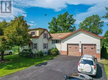 2792 CHIPPAWA Road, Port Colborne, Ontario L3K5V5, 4 Bedrooms Bedrooms, ,1 BathroomBathrooms,Single Family,For Sale,CHIPPAWA,40464043