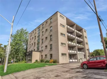 Hamilton, Ontario L8P2H4, 2 Bedrooms Bedrooms, ,1 BathroomBathrooms,Single Family,For Sale,H4171420