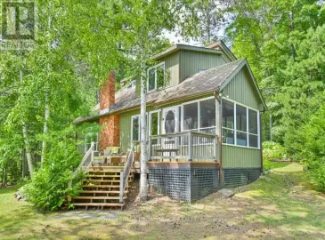 1196 Head Road, North Frontenac, Ontario K0H1K0, 3 Bedrooms Bedrooms, ,2 BathroomsBathrooms,Single Family,For Sale,Head,X6750038