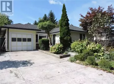 14436 NIAGARA PARKWAY Parkway, Queenston, Ontario L0S1L0, 3 Bedrooms Bedrooms, ,2 BathroomsBathrooms,Single Family,For Sale,NIAGARA PARKWAY,40470850