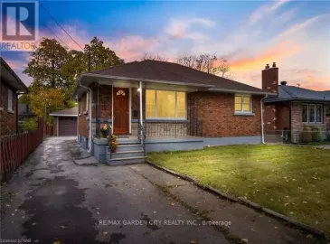 55 Chaffey Street, Welland, Ontario L3B2Y4, 5 Bedrooms Bedrooms, ,2 BathroomsBathrooms,Single Family,For Sale,Chaffey,X7269040